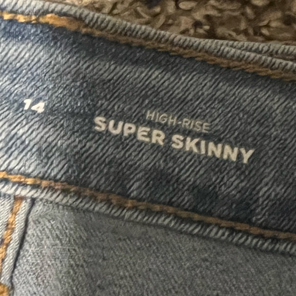 Old Navy High Rise Super Skinny Jeans - Size 14 - Picture 2 of 4